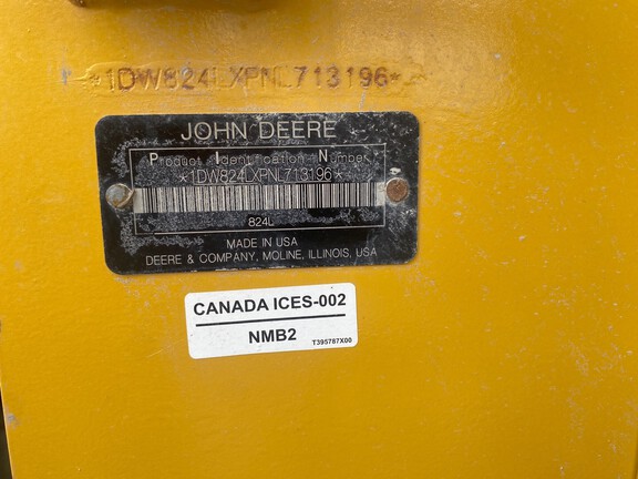 2022 John Deere 824L