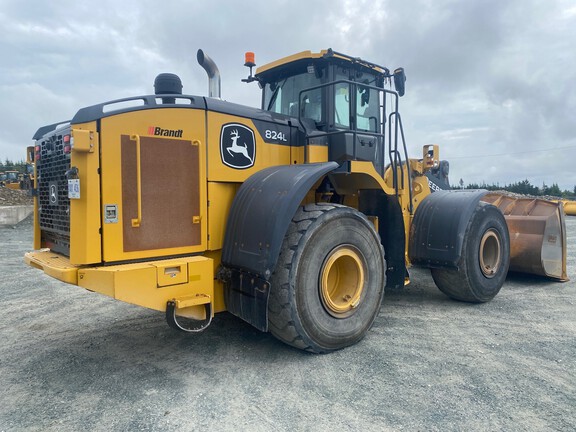2022 John Deere 824L