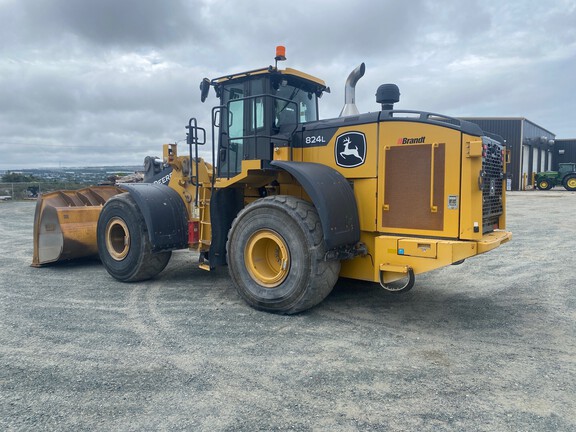 2022 John Deere 824L