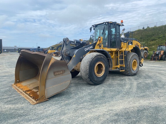 Photo of 2022 John Deere 824L