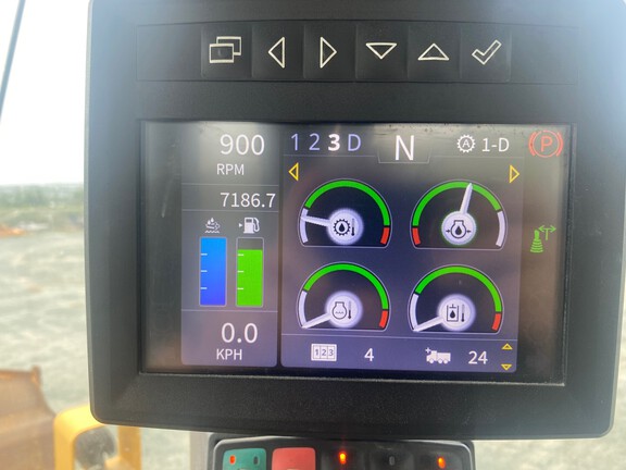 2022 John Deere 824L