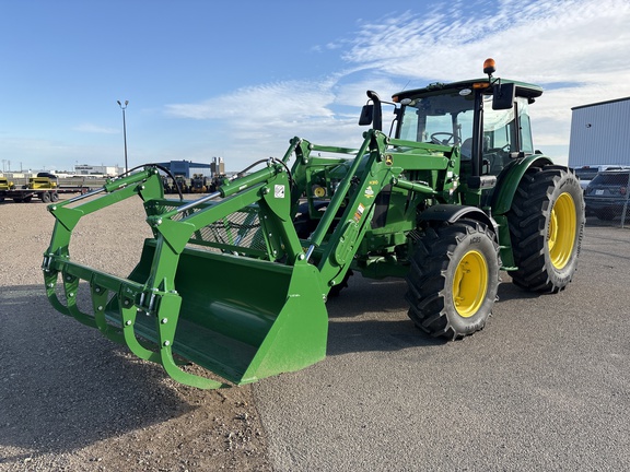 John Deere 6135E