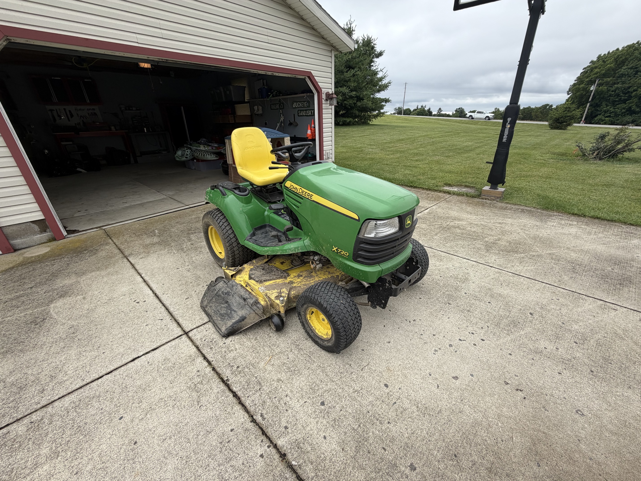 Used 2008 John Deere X720 Lawn & Garden Tractors at Koenig Equipment in Urbana, OH - PhotoXL1