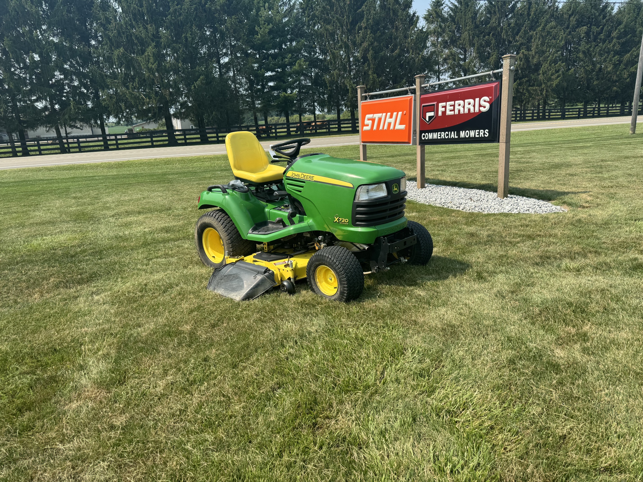 Used 2008 John Deere X720 Lawn & Garden Tractors at Koenig Equipment in Urbana, OH - PhotoXL1