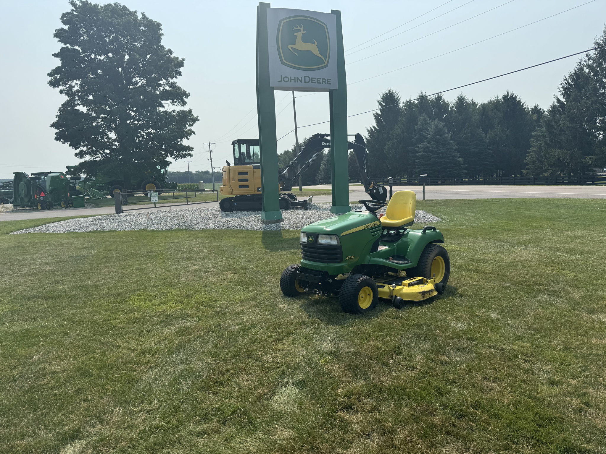 Used 2008 John Deere X720 Lawn & Garden Tractors at Koenig Equipment in Urbana, OH - PhotoXL21