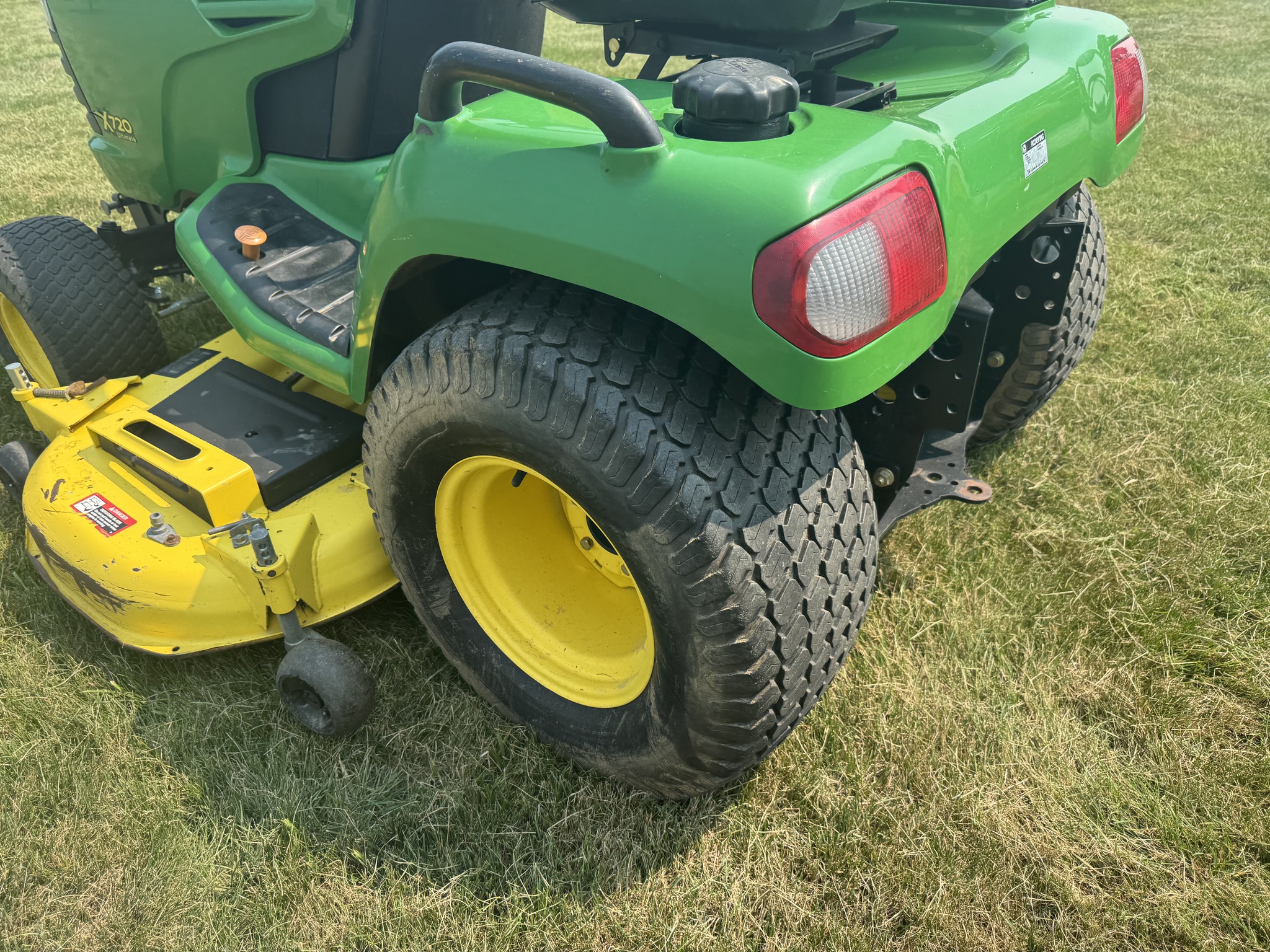 Used 2008 John Deere X720 Lawn & Garden Tractors at Koenig Equipment in Urbana, OH - PhotoXL20