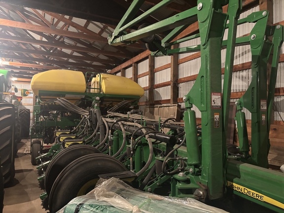 2017 John Deere 1775NT - Photo1