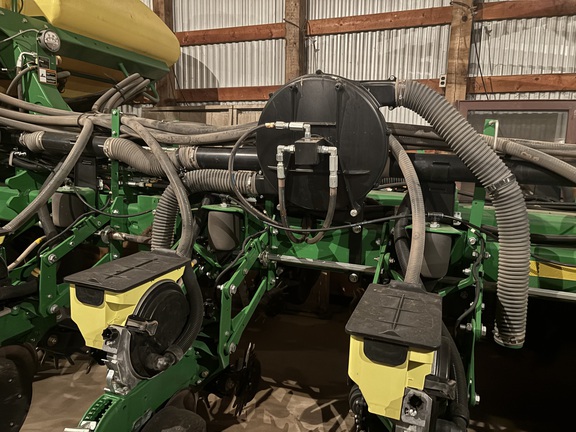 2017 John Deere 1775NT - Photo6