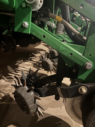 2017 John Deere 1775NT - Photo10