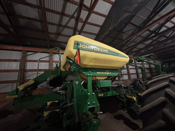 2017 John Deere 1775NT - Photo9