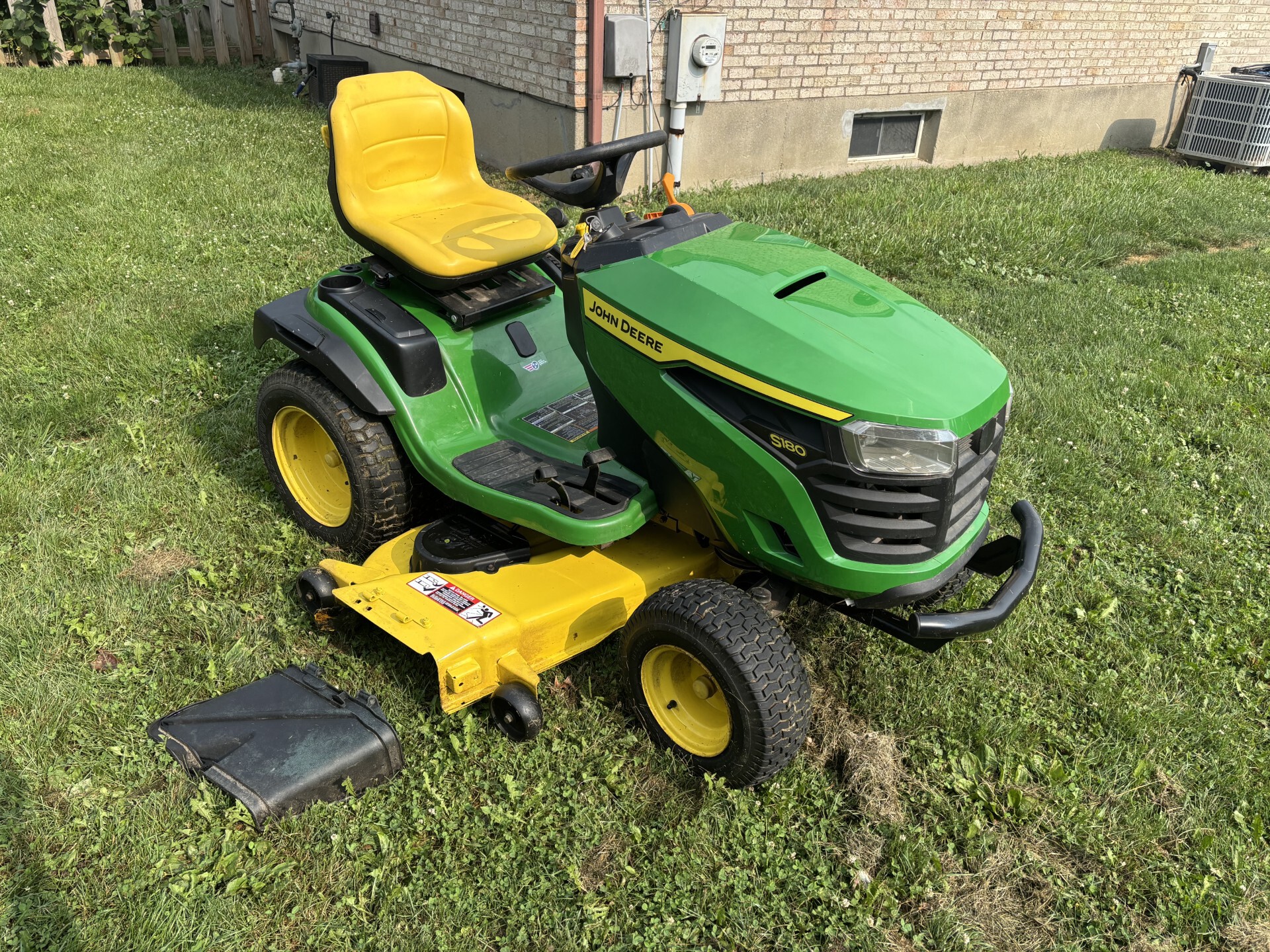 Used 2020 John Deere s180 Lawn & Garden Tractors at Koenig Equipment in Germantown, OH - PhotoXL13