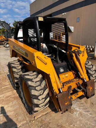 Photo of a 2002 John Deere 280