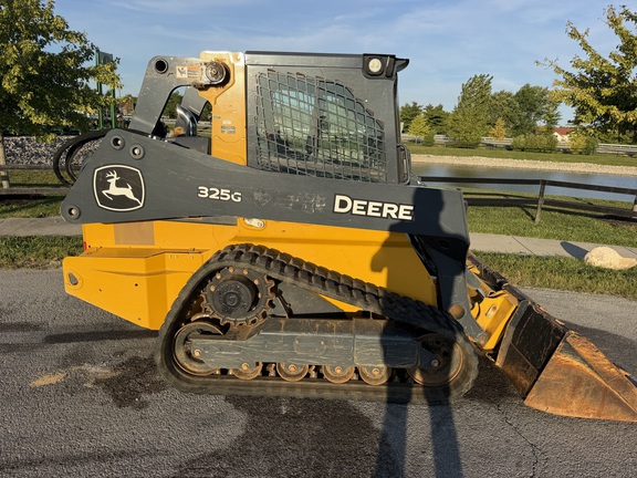 2022 John-Deere 325G