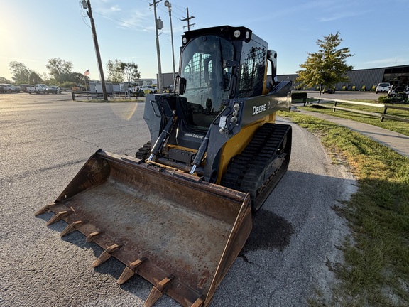 2022 John-Deere 325G