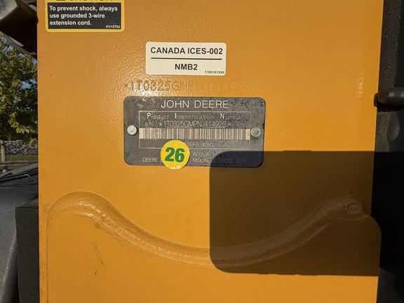 2022 John-Deere 325G