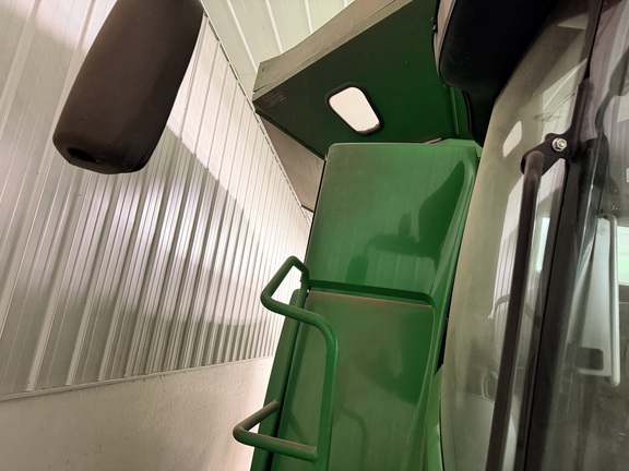 Photo of 2012 John Deere S670