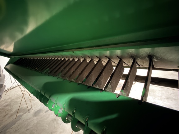 Photo of 2012 John Deere S670