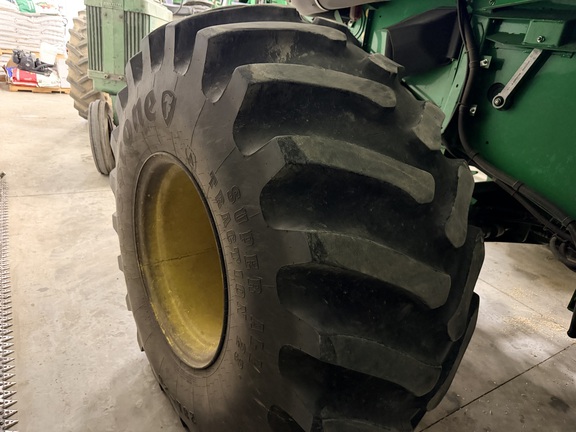 Photo of 2012 John Deere S670