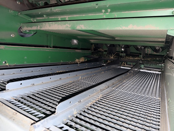 Photo of 2012 John Deere S670