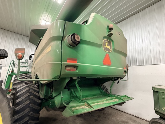 Photo of 2012 John Deere S670