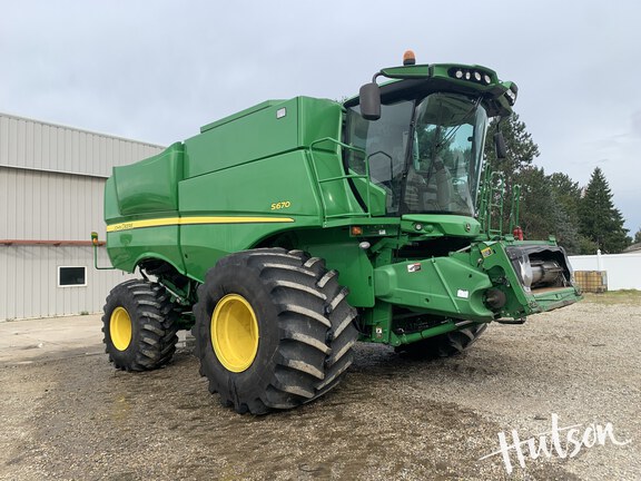 Photo of 2012 John Deere S670