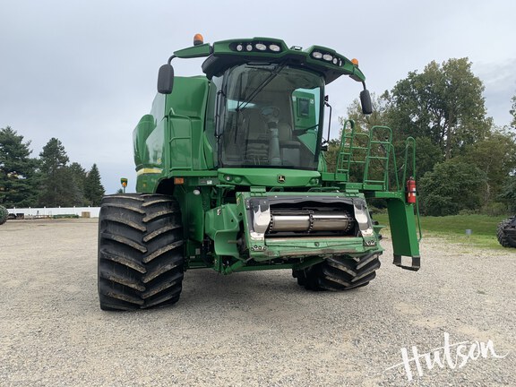 Photo of 2012 John Deere S670