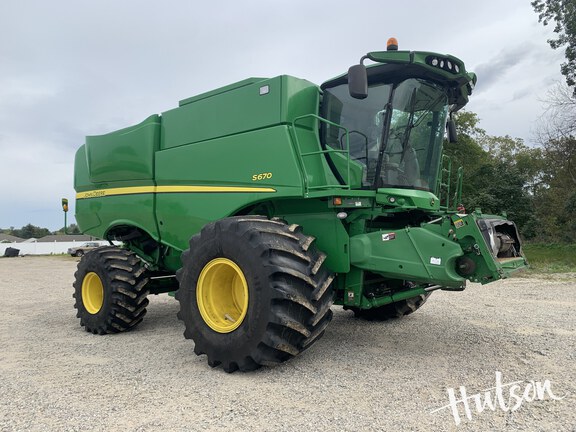 Photo of 2012 John Deere S670