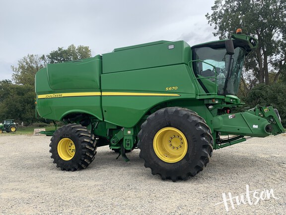 Photo of 2012 John Deere S670