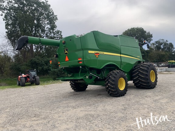 Photo of 2012 John Deere S670