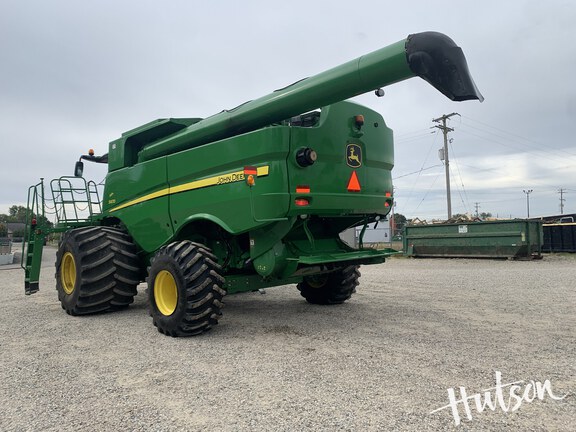Photo of 2012 John Deere S670