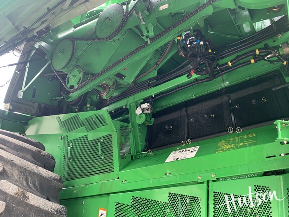Photo of 2012 John Deere S670