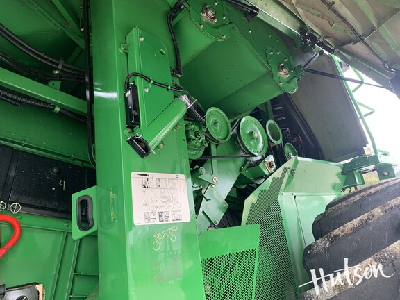 Photo of 2012 John Deere S670