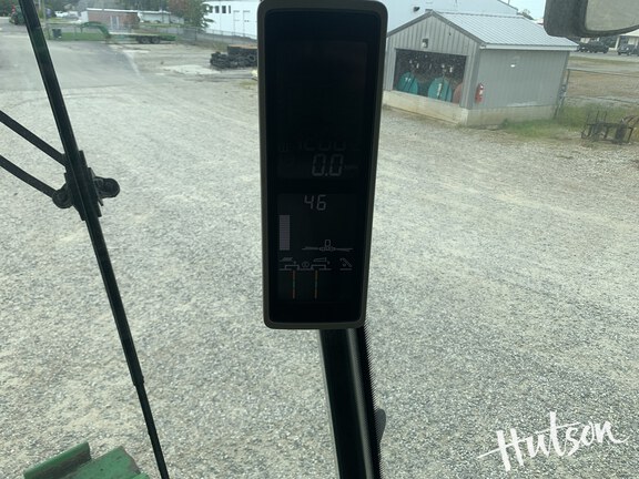 Photo of 2012 John Deere S670