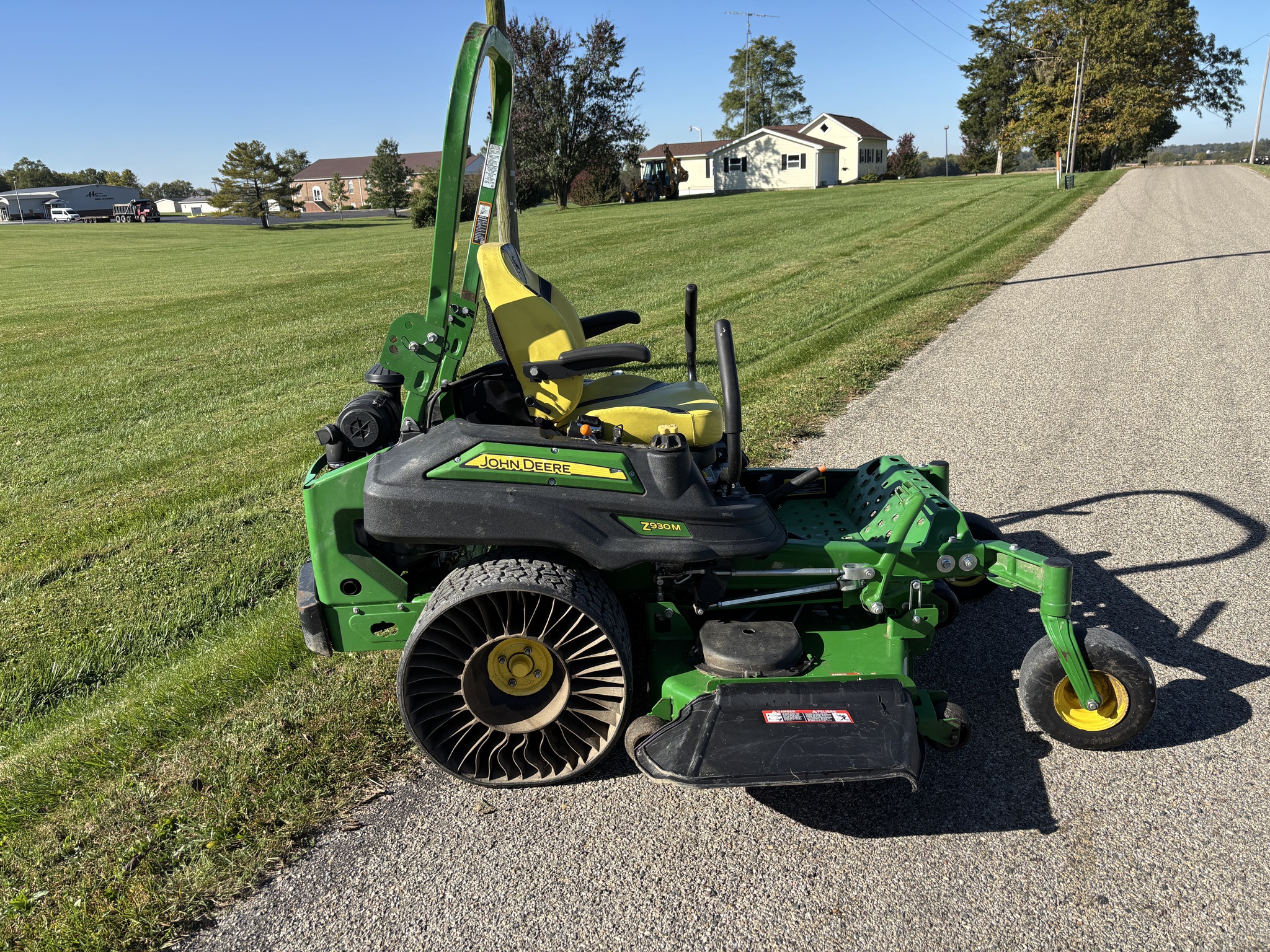 Used 2022 John Deere Z930M Zero Turn Mowers at Koenig Equipment in Richmond, IN - PhotoXL3