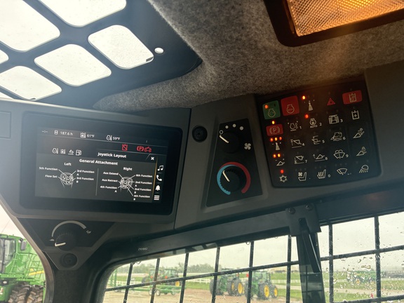2025 John Deere 335 P (13th thumbnail)