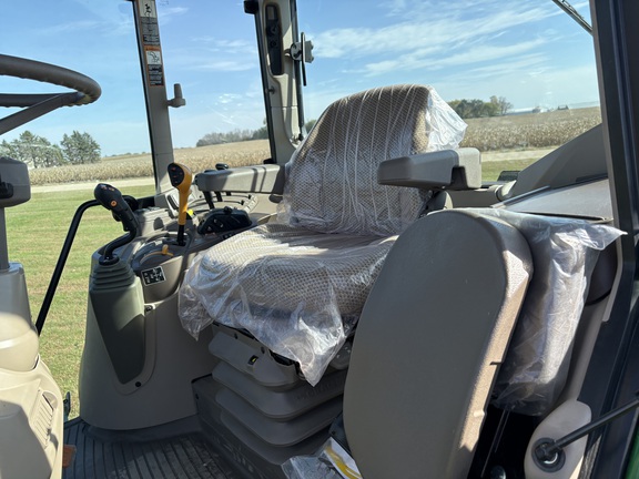 2024 John Deere 6155M - Photo12