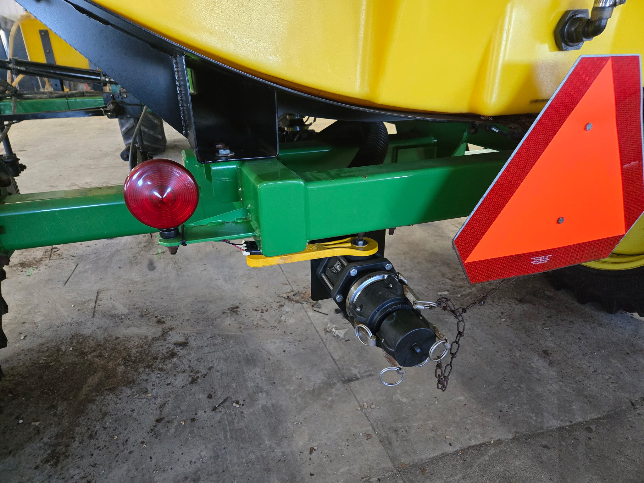 2016 Farm King 1410 Self-Propelled Applicators