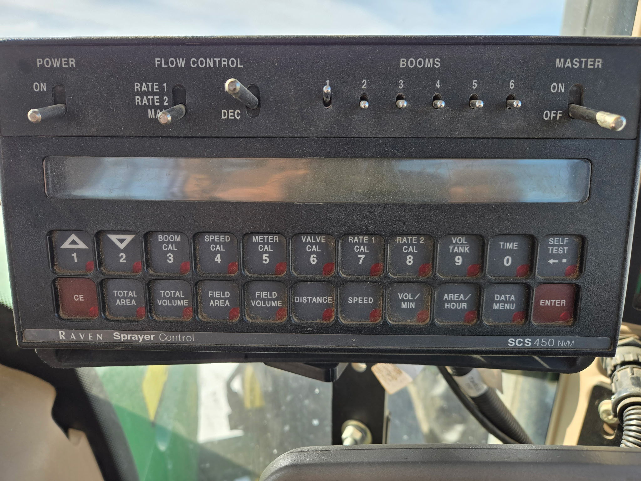 2016 Farm King 1410 Self-Propelled Applicators