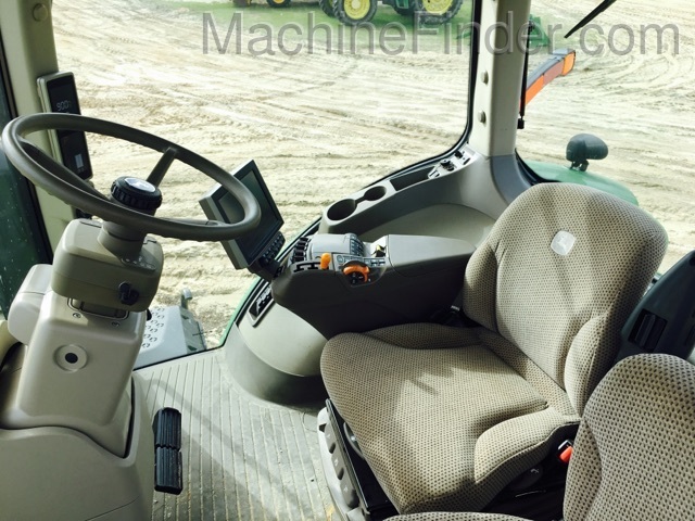 2017 John Deere 8245R Image 5