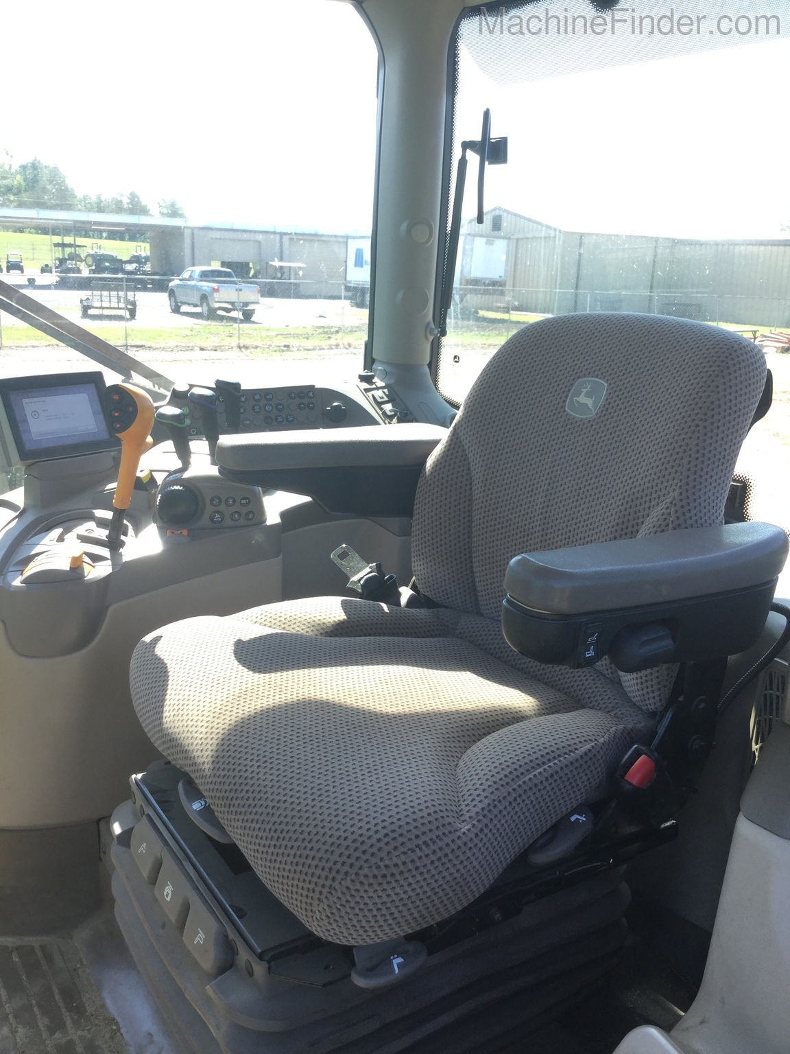 2018 John Deere 6145R Image 7