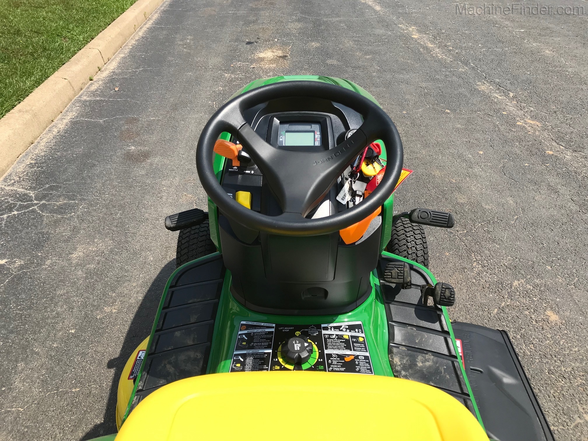 2020 John Deere X350 Image 10