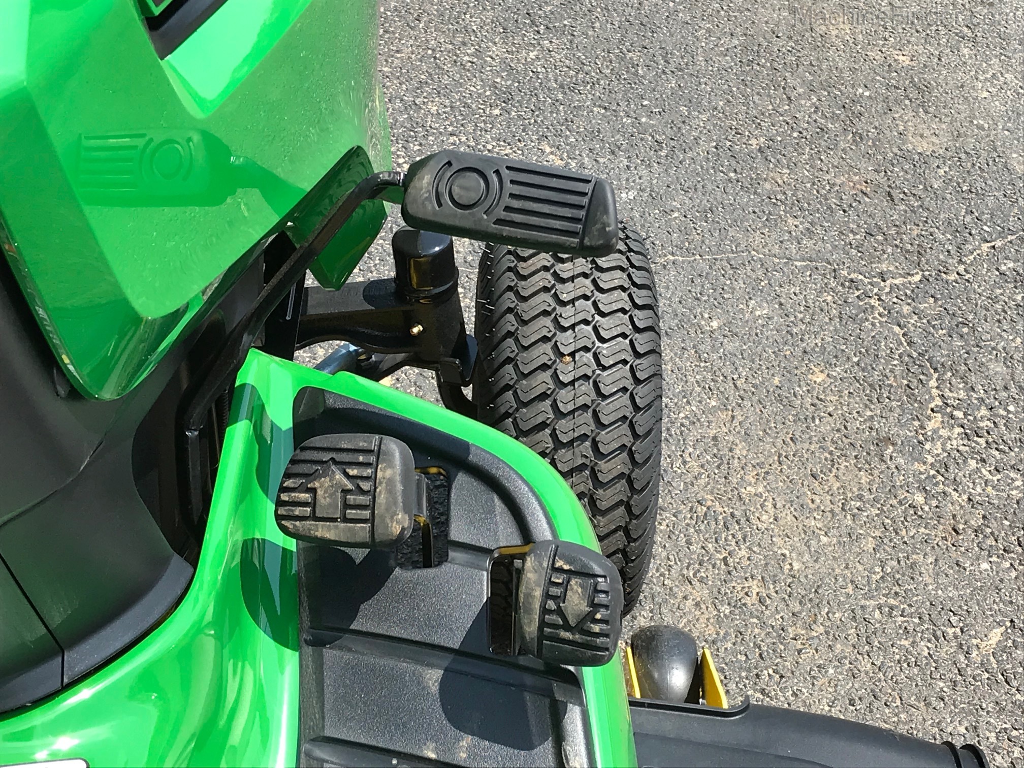 2020 John Deere X350 Image 12