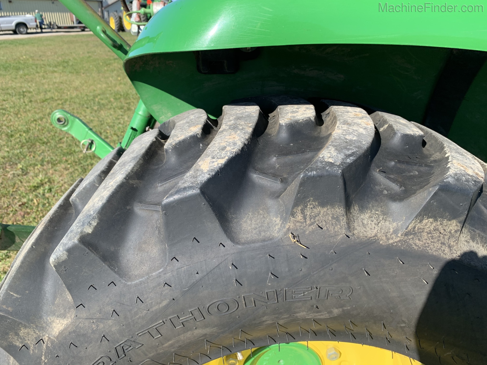 2017 John Deere 3033R Image 8