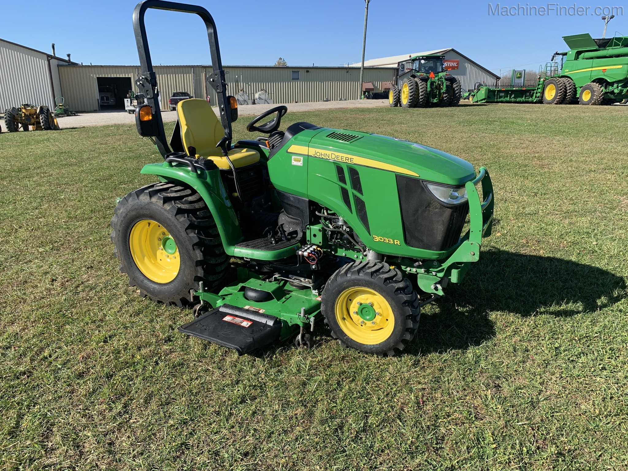 2017 John Deere 3033R Image 1