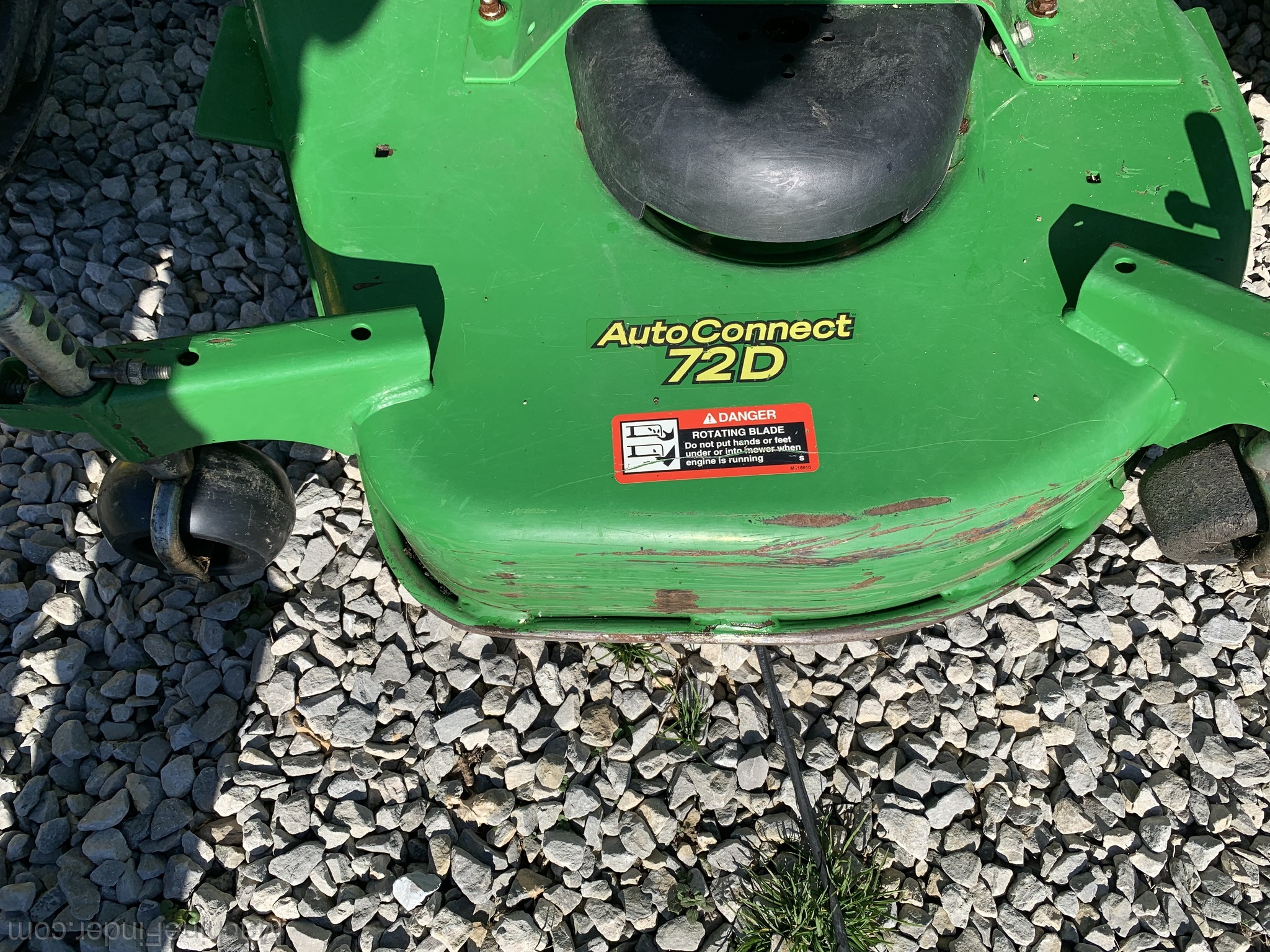 2017 John Deere 3033R Image 13