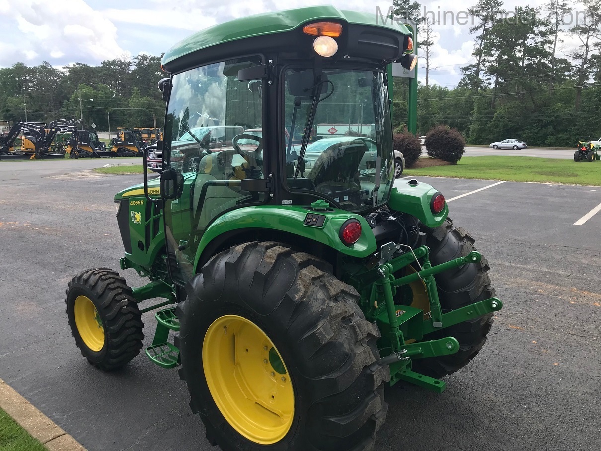 2020 John Deere 4066R Image 4