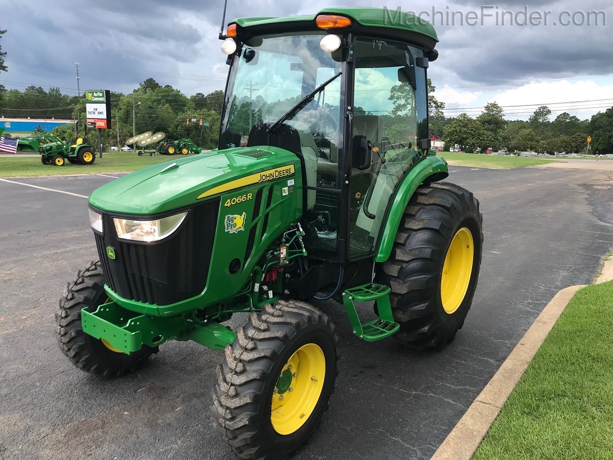 2020 John Deere 4066R Image 5