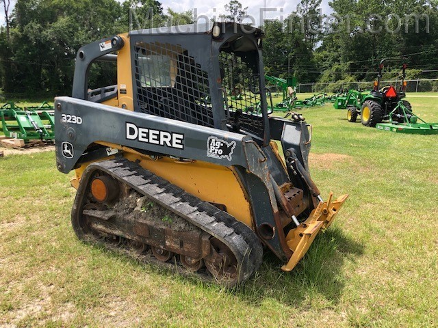2016 John Deere 323D Image 1