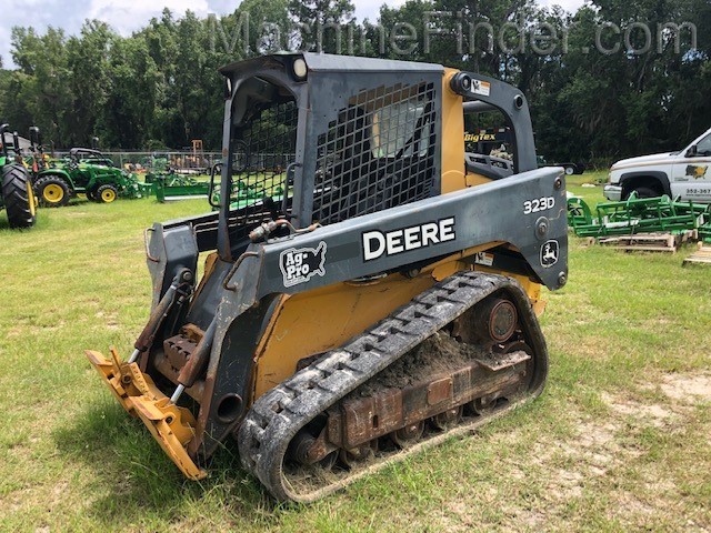2016 John Deere 323D Image 3
