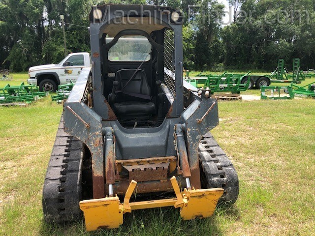 2016 John Deere 323D Image 2